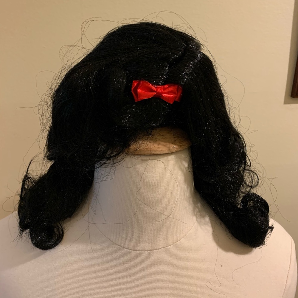 Halloween Black Wig with a bow